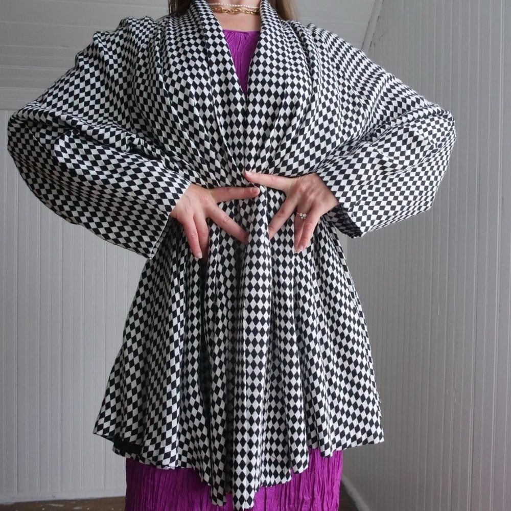 Fun 90s harlequin diamond swing coat